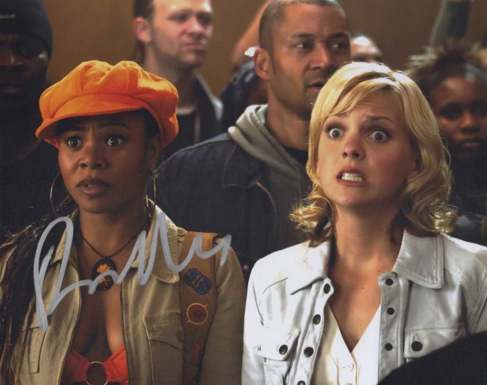 Regina Hall autograph