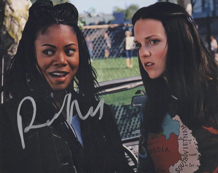 Regina Hall autograph