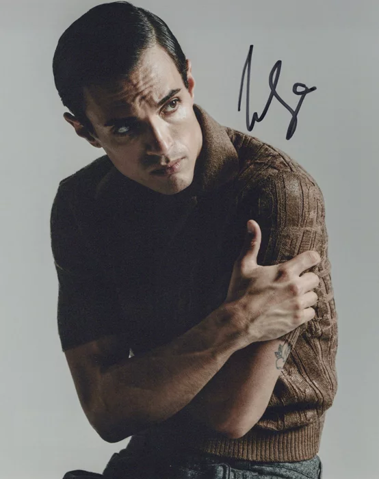 James Cusati-Moyer autograph