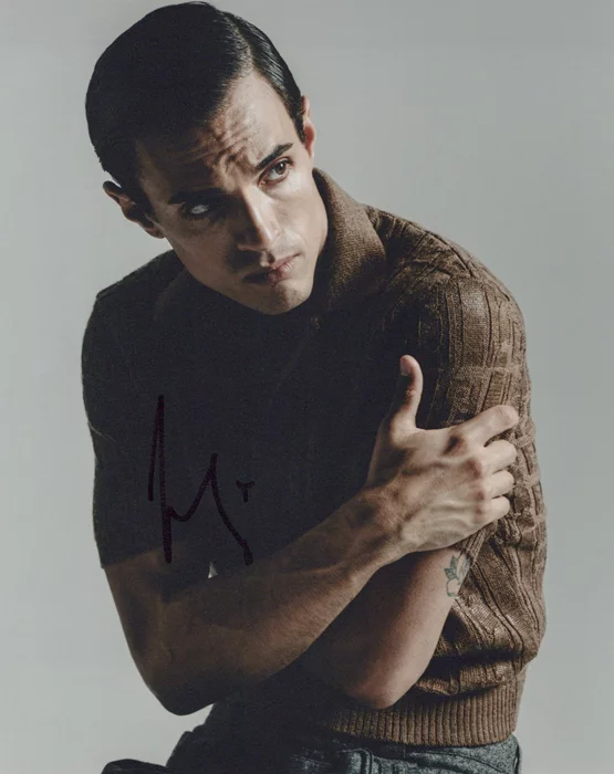 James Cusati-Moyer autograph