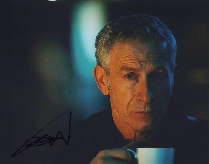 Mark Ivanir autograph