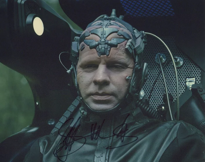 Neil Sandilands autograph