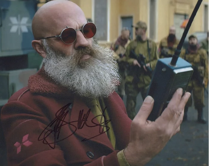 Neil Sandilands autograph