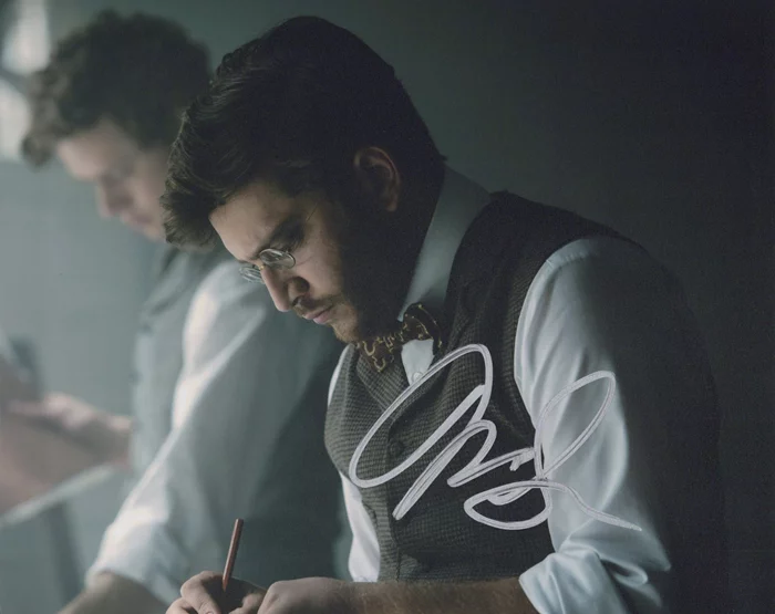 Matthew Shear autograph