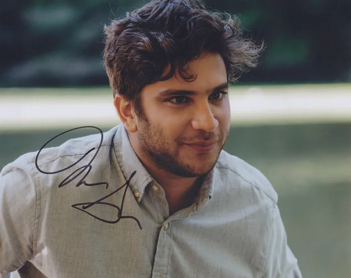 Matthew Shear autograph