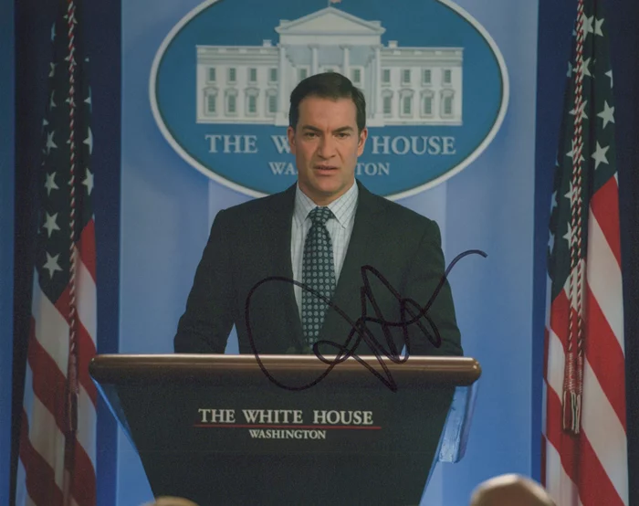 Jeremy Holm autograph