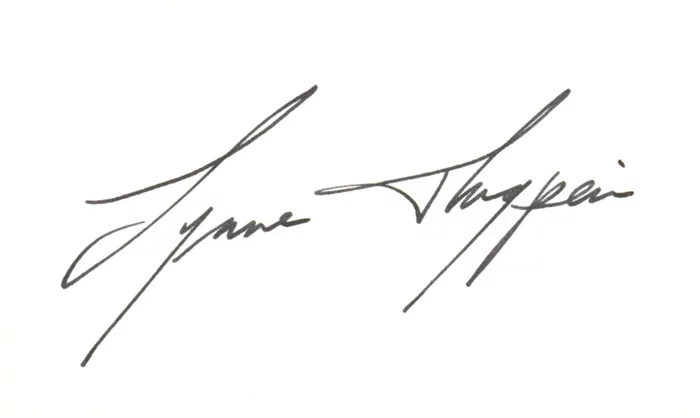 Lynne Thigpen autograph