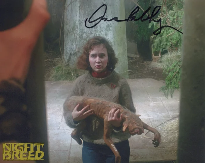 Anne Bobby autograph