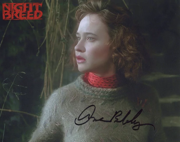 Anne Bobby autograph