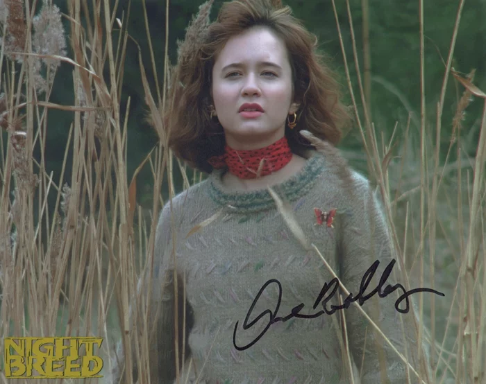 Anne Bobby autograph