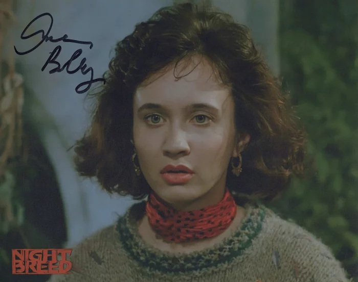Anne Bobby autograph