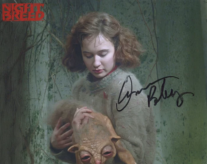 Anne Bobby autograph