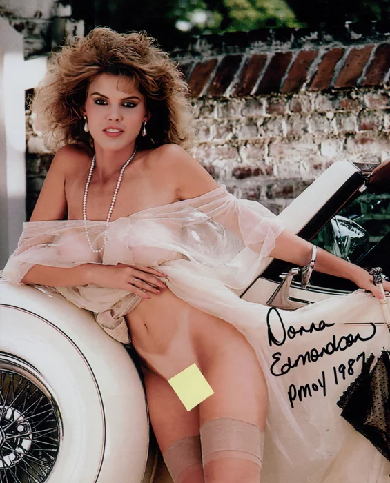 Donna Edmondson autograph