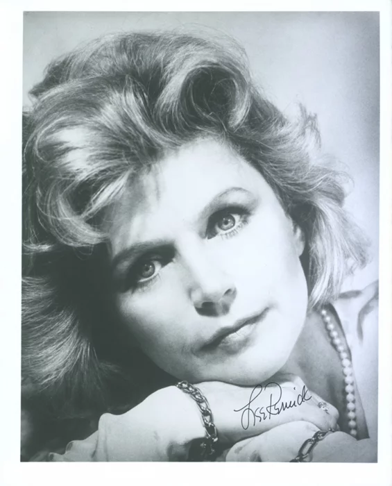 Lee Remick autograph