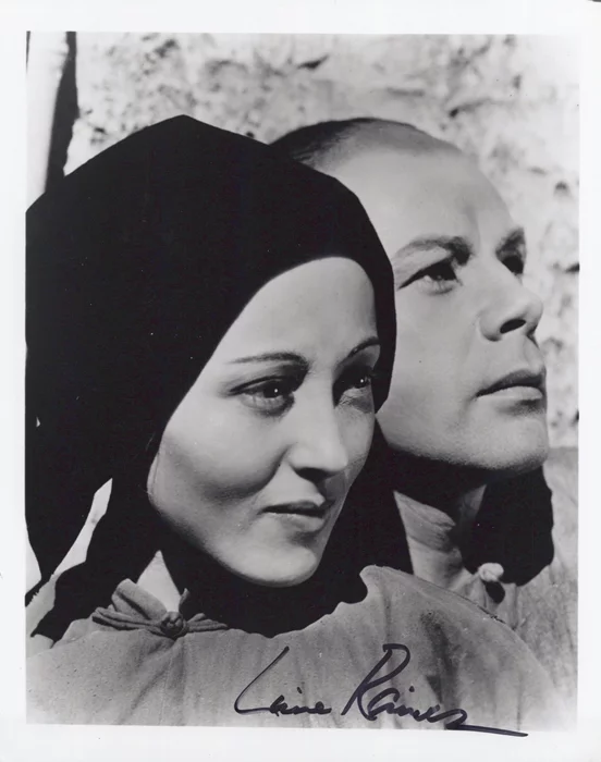 Luise Rainer autograph