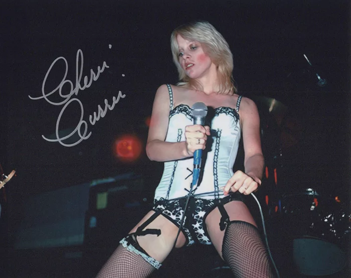 Cherie Currie autograph
