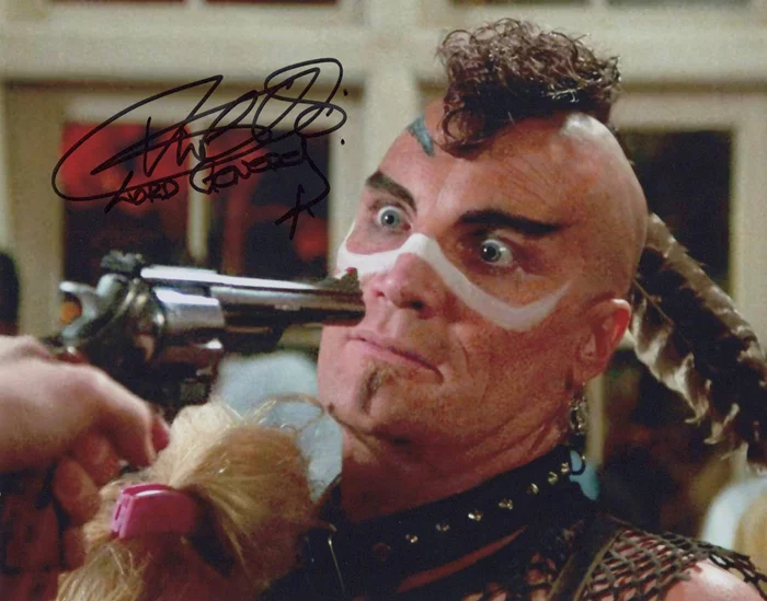 Vernon Wells autograph