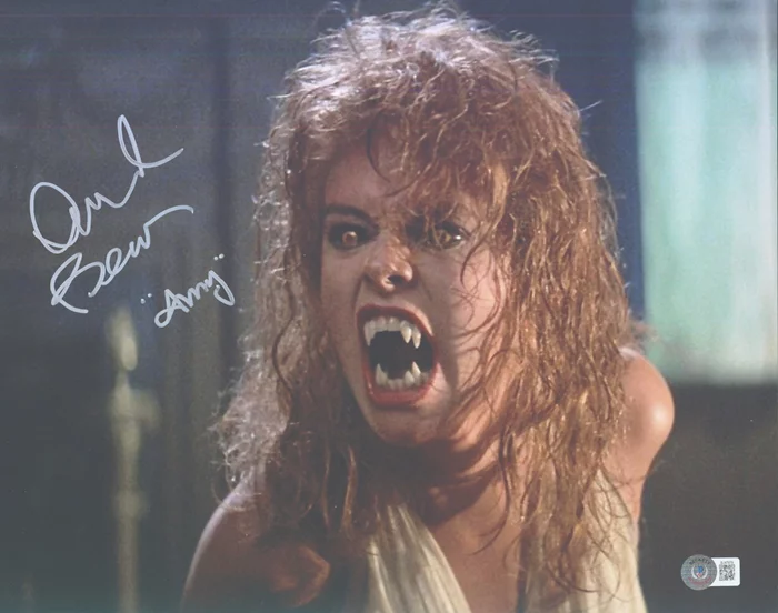 Amanda Bearse autograph