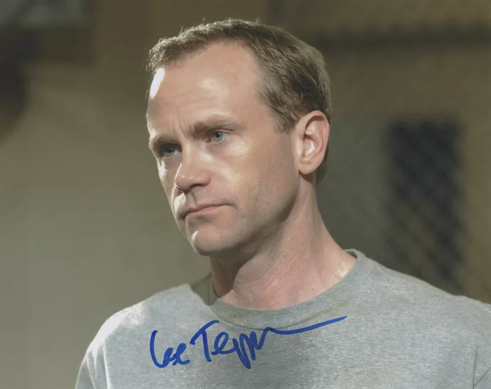 Lee Tergesen autograph