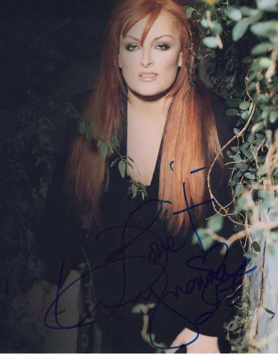 Wynonna Judd autograph