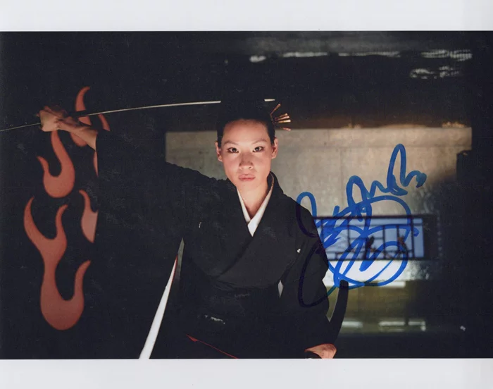 Lucy Liu autograph