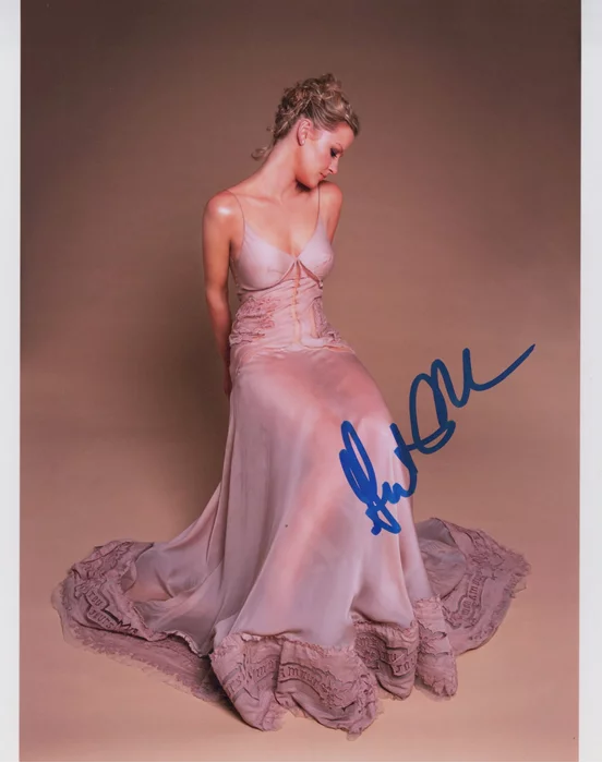 Gretchen Mol autograph