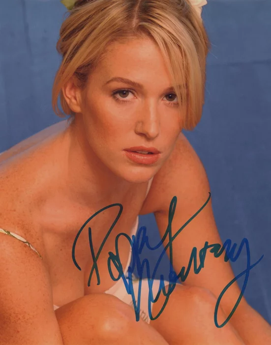 Poppy Montgomery autograph