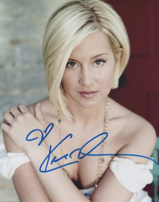 Kellie Pickler autograph