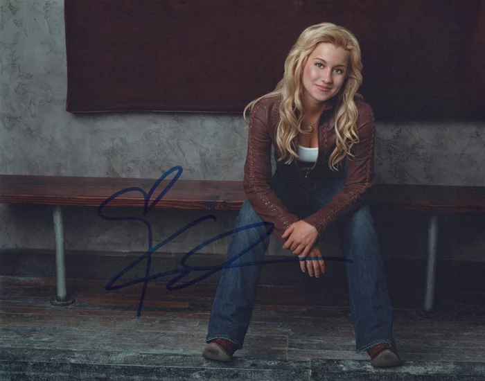 Kellie Pickler autograph