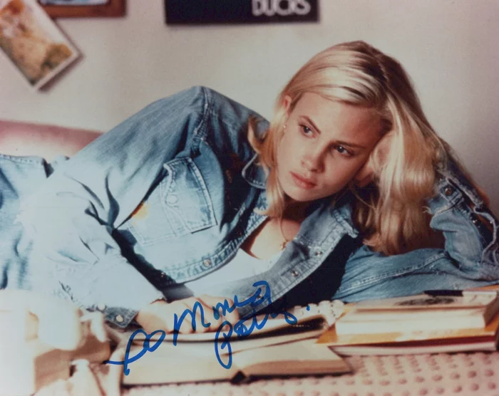 Monica Potter autograph