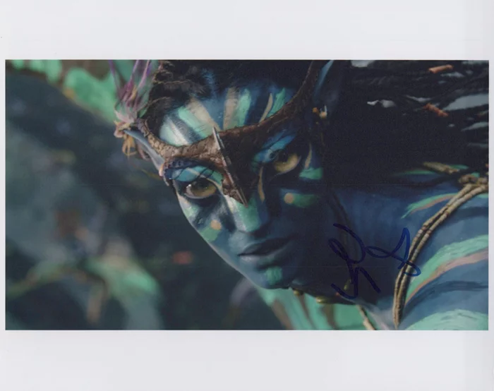 Zoe Saldana autograph
