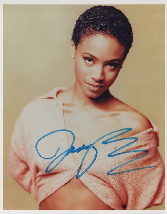 Jada Pinkett Smith autograph