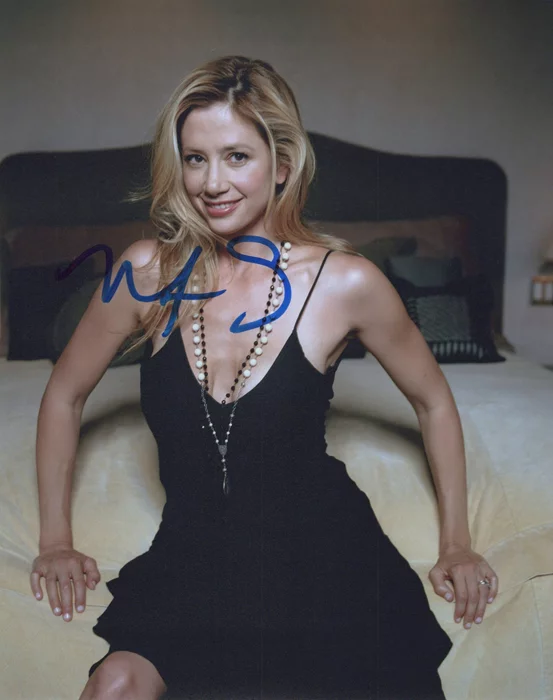 Mira Sorvino autograph