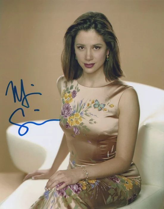 Mira Sorvino autograph