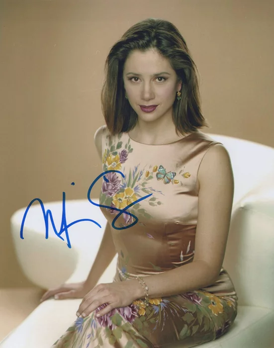 Mira Sorvino autograph