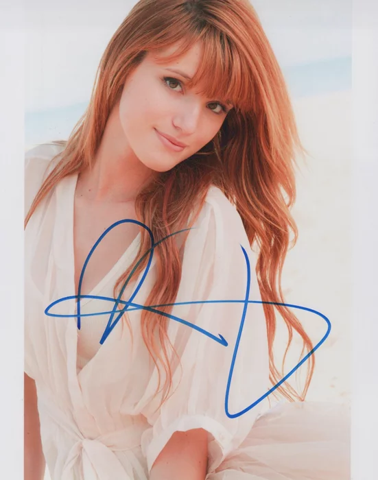 Bella Thorne autograph