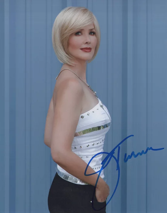 Janine Turner autograph