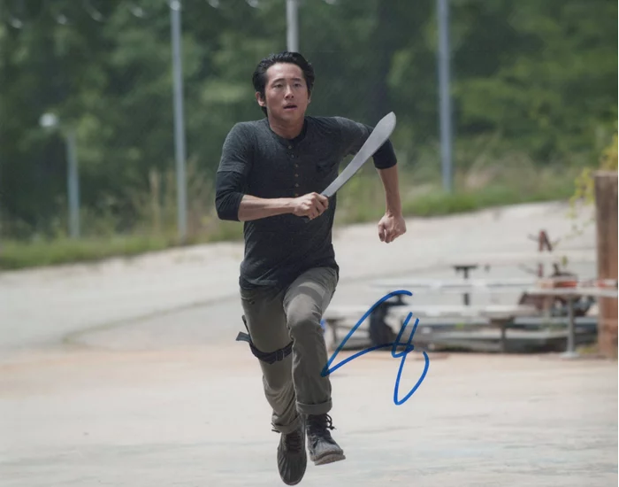 Steven Yeun autograph