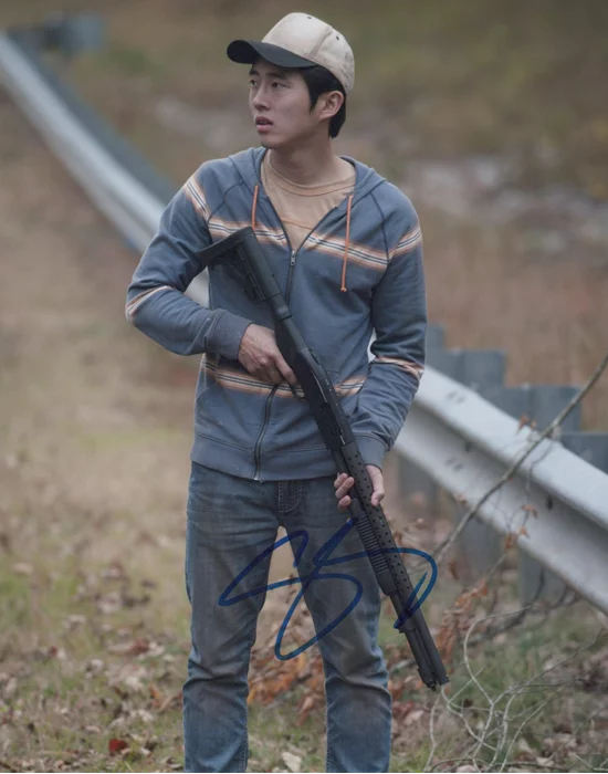 Steven Yeun autograph