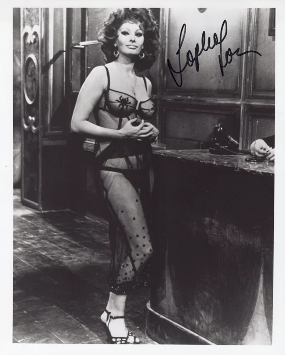Sophia Loren autograph