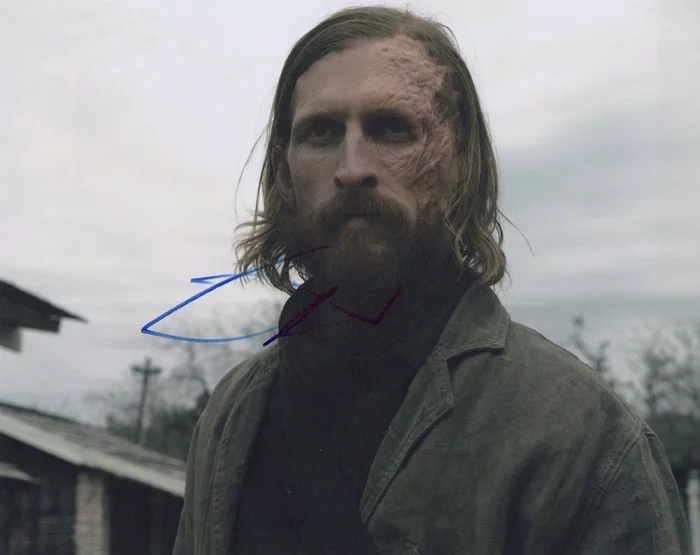 Austin Amelio autograph