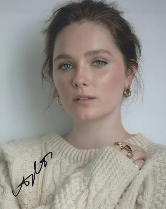 Amy Forsyth autograph