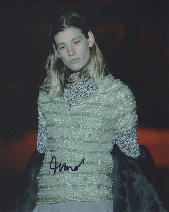 Grace Glowicki autograph