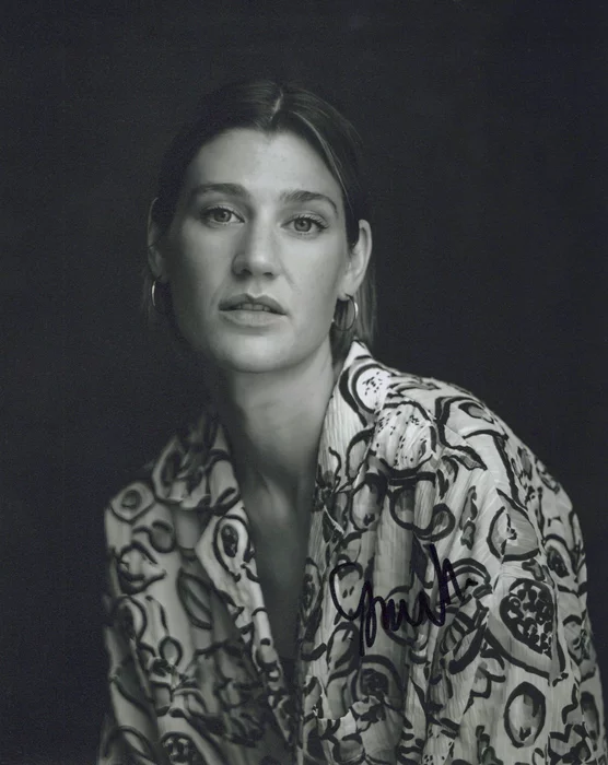 Grace Glowicki autograph