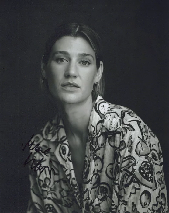 Grace Glowicki autograph