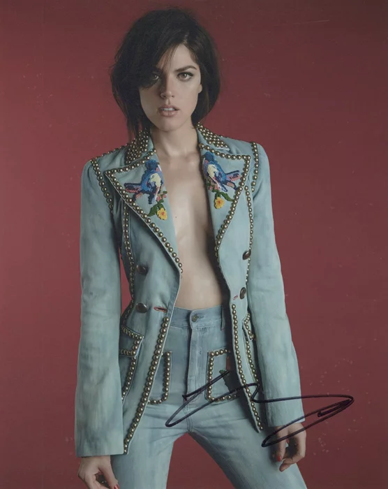 Callie Hernandez autograph