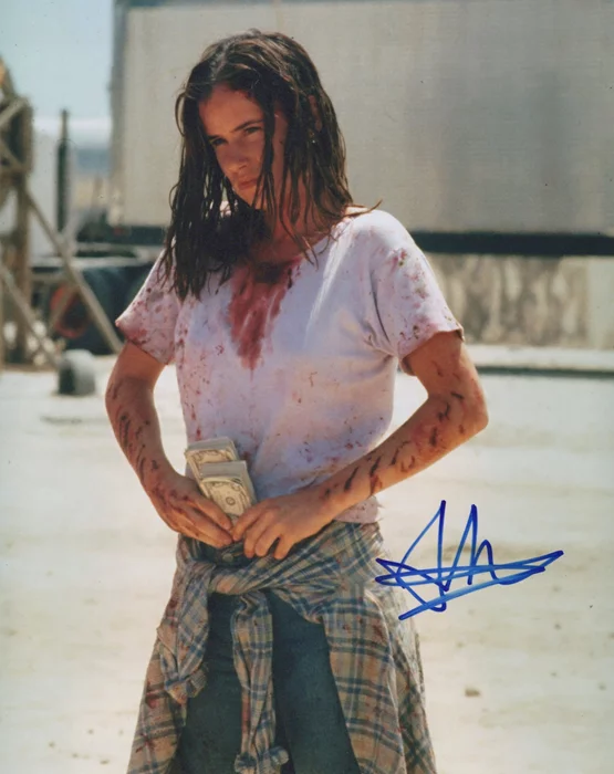Juliette Lewis autograph