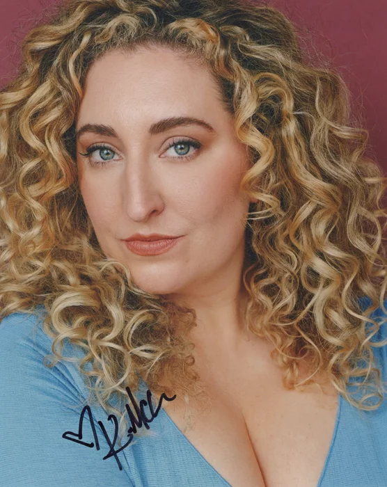 Katie McCuen autograph