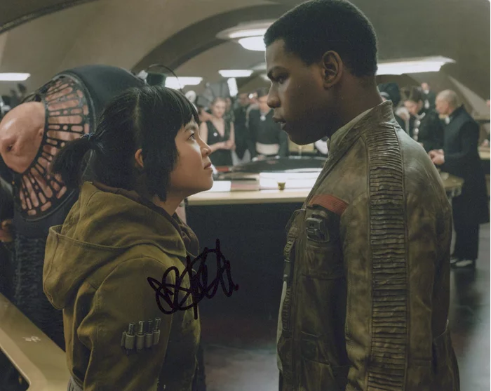 Kelly Marie Tran autograph