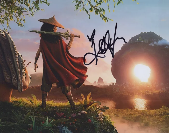 Kelly Marie Tran autograph